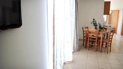 اکتی بیچ ویلیج ریزرت