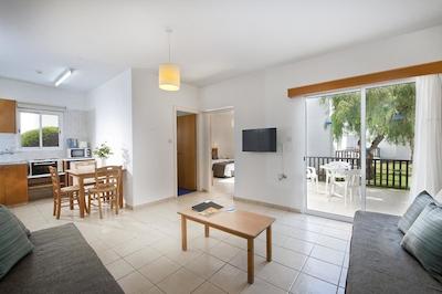 اکتی بیچ ویلیج ریزرت