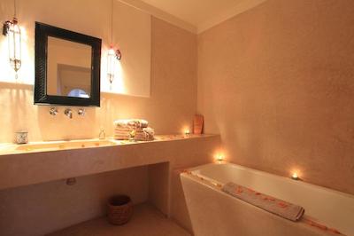 ماراکچ ریادز دار سارا اند سارا اسریرا