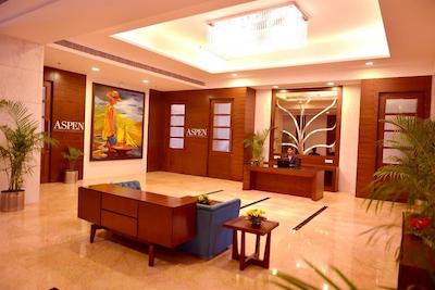 گولدن تولیپ لوکنو