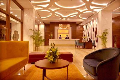 گولدن تولیپ لوکنو