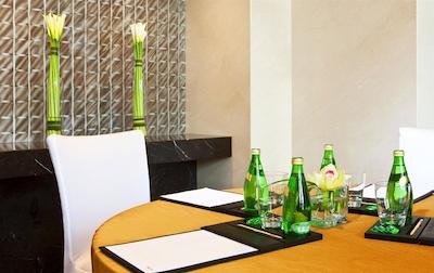 د وستین شنزهن نانشان