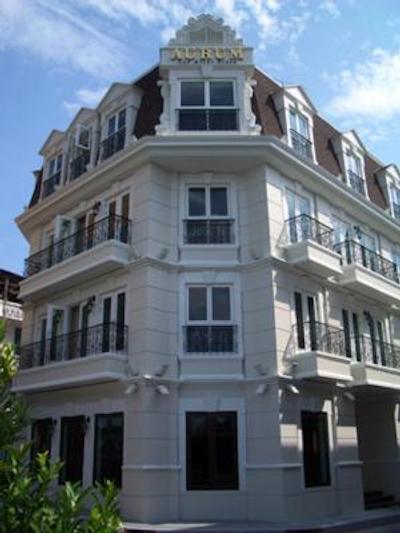 اوروم د ریور پلیس