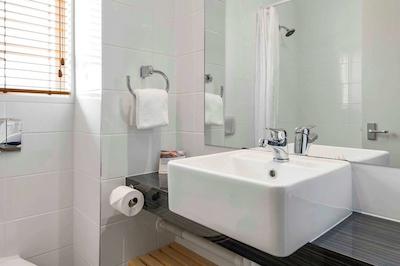 کوالیتی هتل المز