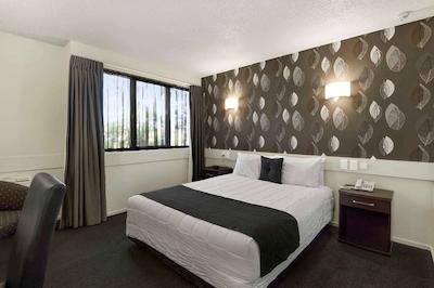 کوالیتی هتل المز