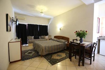 استودیتل افود