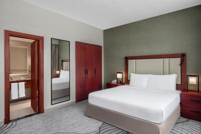 دوبل تری بای هیلتون راس الخیمه