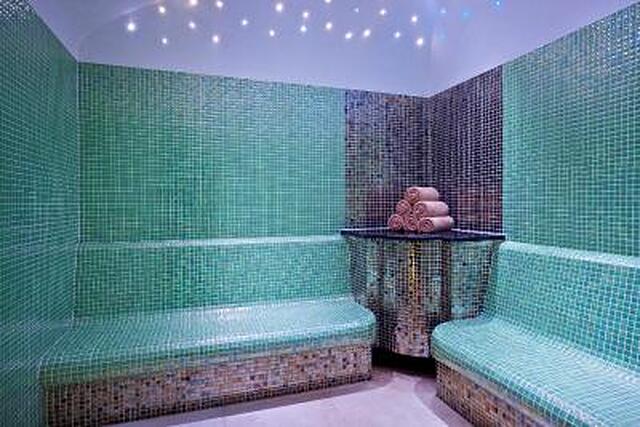 دوبل تری بای هیلتون راس الخیمه