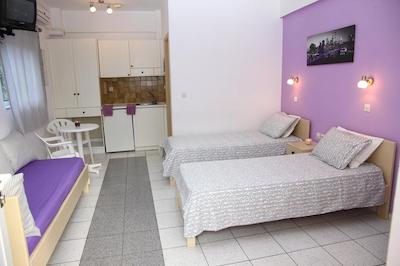 هاپی دز استودیز