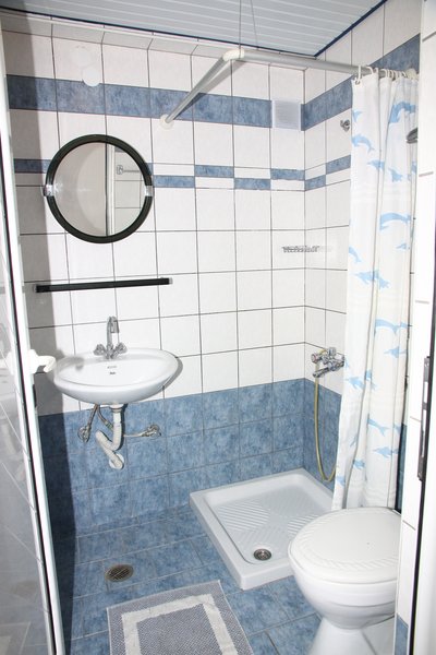 هاپی دز استودیز