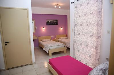 هاپی دز استودیز