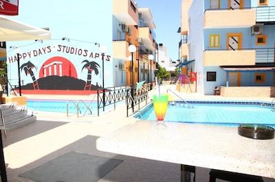 هاپی دز استودیز