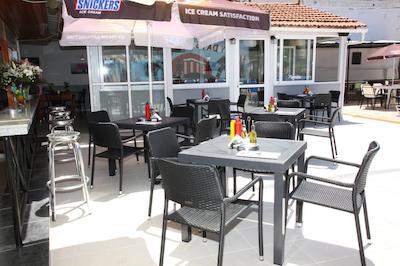 هاپی دز استودیز