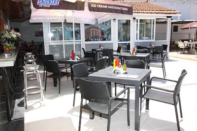 هاپی دز استودیز