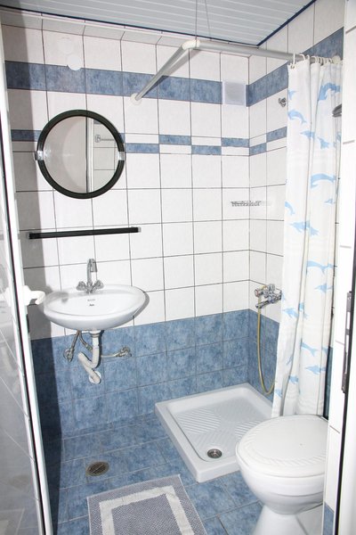 هاپی دز استودیز