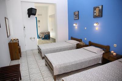 هاپی دز استودیز