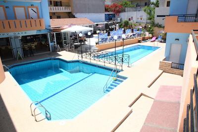 هاپی دز استودیز