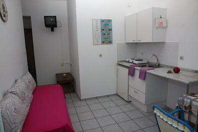 هاپی دز استودیز