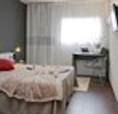 ب اند ب هتل گرانادا