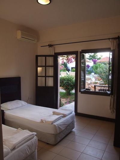 فلرا سافیر هتل