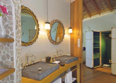 کنستانس موفوشی مالدیو