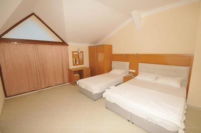 گولدن لیف ریزرت هتل اند اسپا