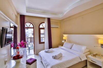 گولدن لیف ریزرت هتل اند اسپا