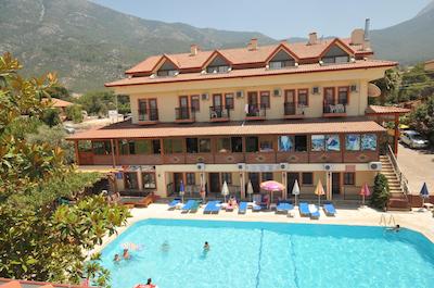 گولدن لیف ریزرت هتل اند اسپا