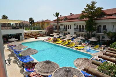 گولدن لیف ریزرت هتل اند اسپا