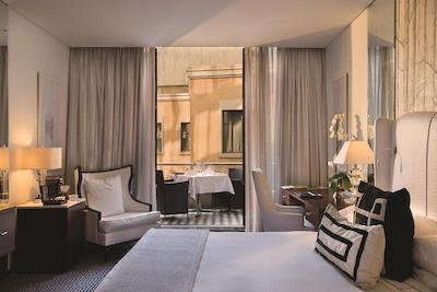 داوینسی هتل اند سویتز