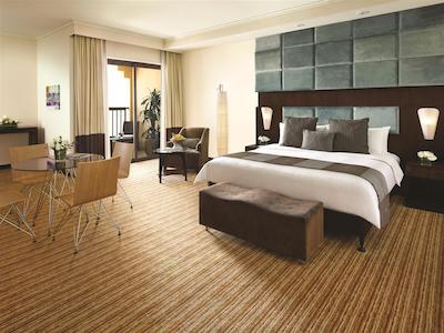 تریدرز هتل قریه ال بری