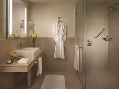 تریدرز هتل قریه ال بری