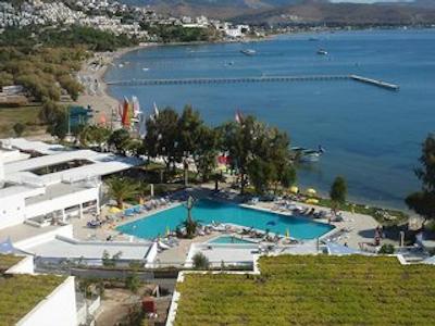 کامل بدروم بیچ کلوب