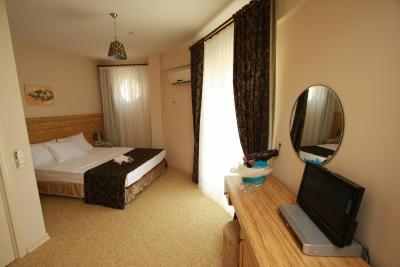 نوادا هتل اند اسپا