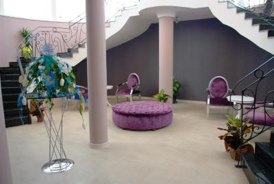 نوادا هتل اند اسپا