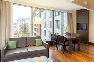 نه کالکشن درسدن آلتمارکت