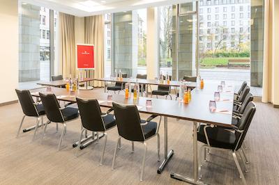 نه کالکشن درسدن آلتمارکت