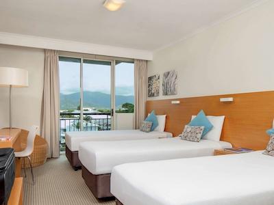 نوتل کیرنز اُاسیز ریزرت