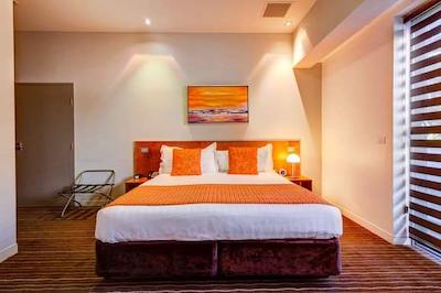 مانترا چارلز هتل