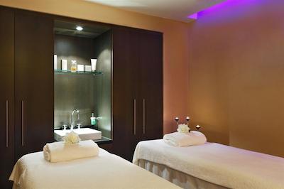 د وستین پالاس میلان