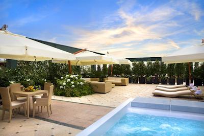 د وستین پالاس میلان