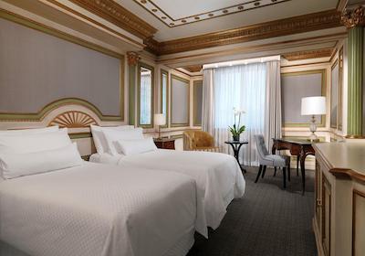 د وستین پالاس میلان