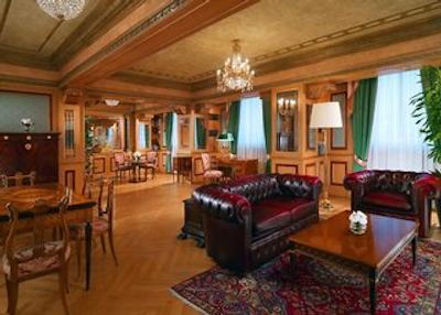 د وستین پالاس میلان