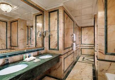 د وستین پالاس میلان