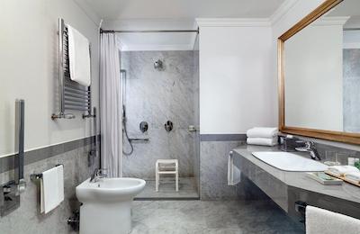 د وستین پالاس میلان