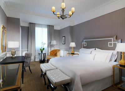 د وستین پالاس میلان