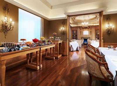 د وستین پالاس میلان