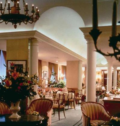 د وستین پالاس میلان