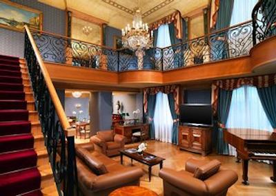 د وستین پالاس میلان