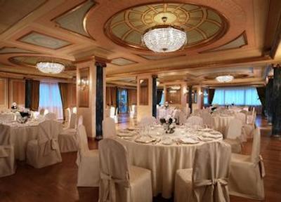 د وستین پالاس میلان